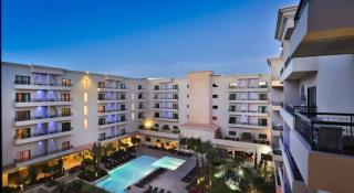 Book Opera Plaza Hotel online
