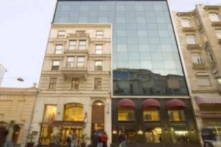 Photograph of Richmond Hotel