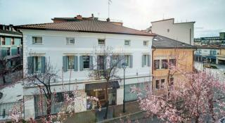 Photograph of Aaron Hotel
