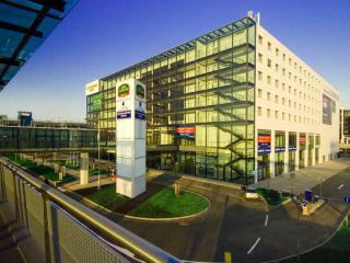 Photograph of Courtyard By Marriott Airport