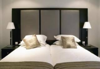 Photograph of Park Lane Paris Hotel