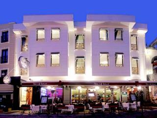 Photograph of Senatus Hotel