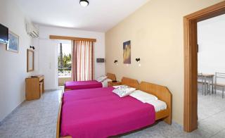 Photograph of Dias Hotel Studios