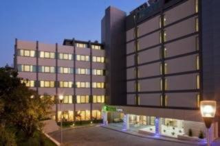 Book Holiday Inn Express Lisbon Airport online