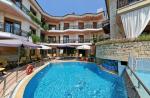 Holidays at Giannis and Fotini Apartments in Afitos, Kalithea Halkidiki