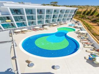 Photograph of River Rock Hotel