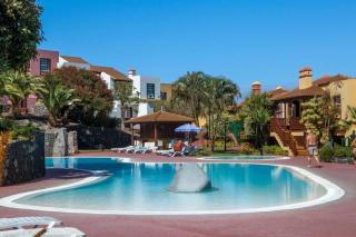 Book Oasis San Antonio Apartments online