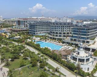 Photograph of Commodore Elite Suites & Spa - Adults Only