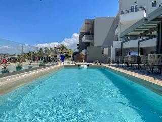 Photograph of Mare Blue and Suites